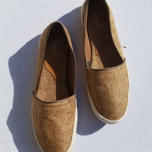 Stylish Kim Rogers Slip-On - Picture 3 of 5